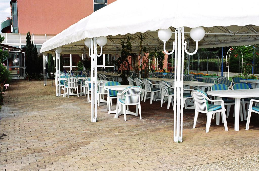 Hotel Restaurant La Tour Romaine - Haguenau - Strasbourg Nord Schweighouse-sur-Moder Luaran gambar